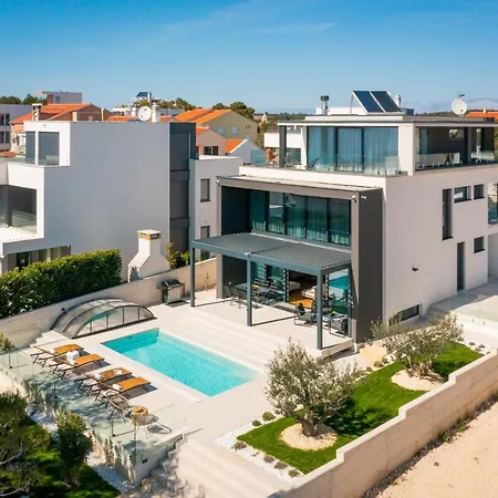 Acacia Villa *