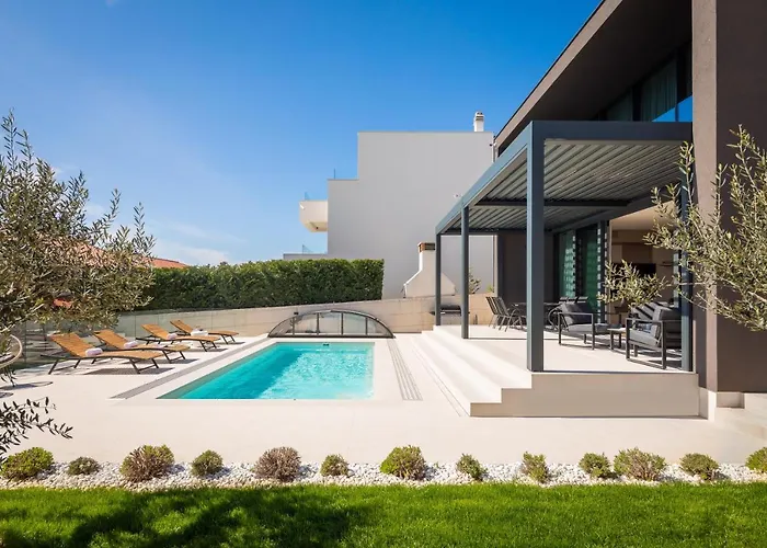 Acacia Villa *