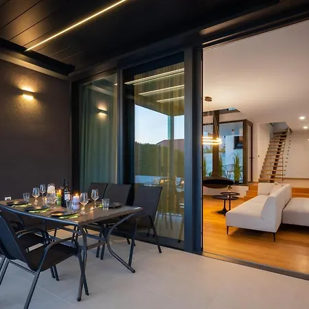 Βίλα Acacia Petrcane